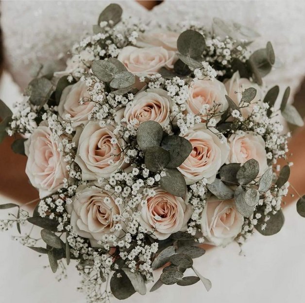 https://www.instagram.com/cecilietheaphotography/